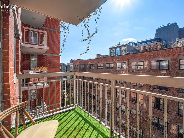 520 W 23rd St #8B — Photo 5