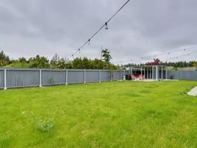 1680 Arlington Dr — Photo 17