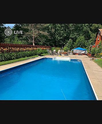 4th image of 210 Edgewood Dr