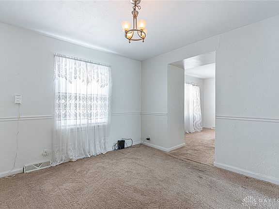 5th image of 456 Roy Ave