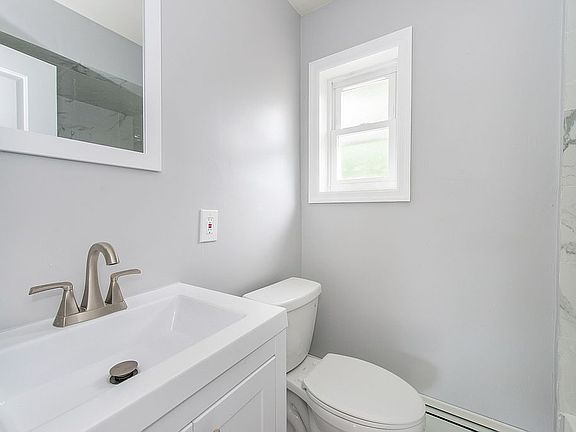 5th image of 378 Valley St #6A