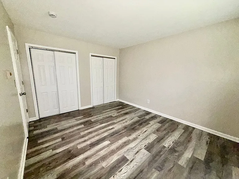 220 Oak Street — Photo 7