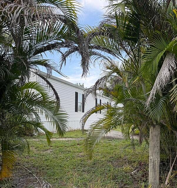 1st image of 8423 SE Sandy Lane