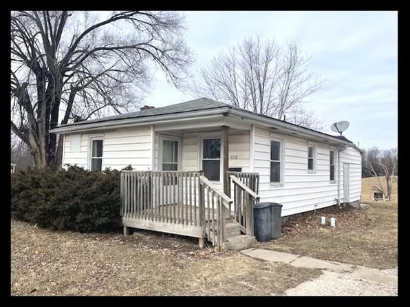 605 W Bourke St, Macon, MO 63552