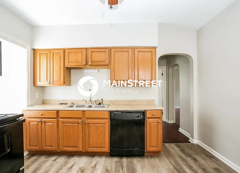 731 S Highland Ave — Photo 6