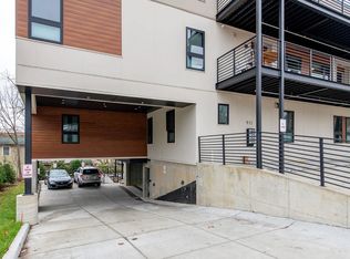 911 S Main St #101, Ann Arbor, MI 48104