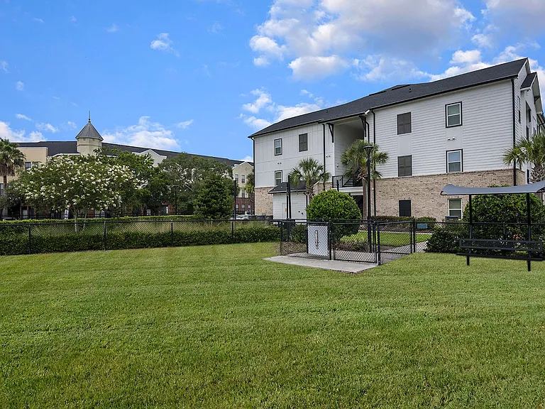 The Clarke at Kendall Town Apartments — Photo 29