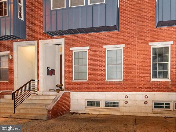 2nd image of 1625 Fairmount Ave #A