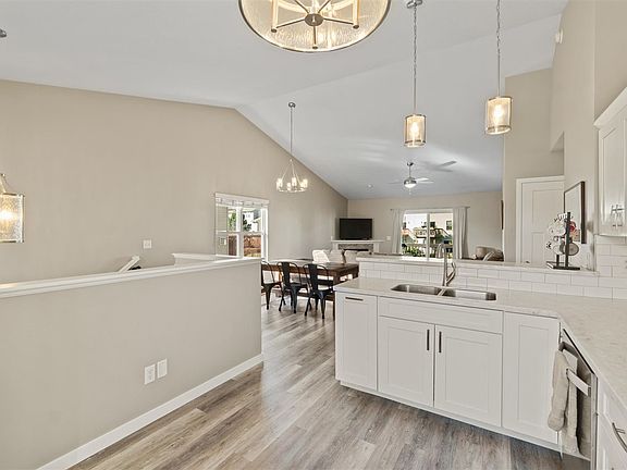 4th image of 1557 Sadler Dr