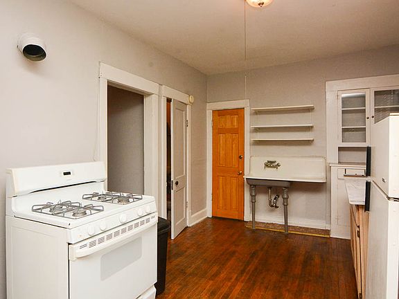 5th image of 2022 W Wabansia Ave Unit 1