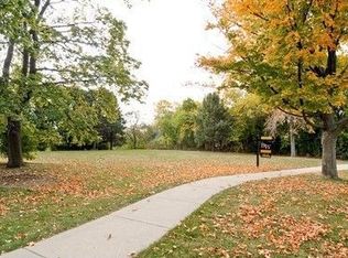 243 Hawthorne Blvd, Glen Ellyn, IL 60137