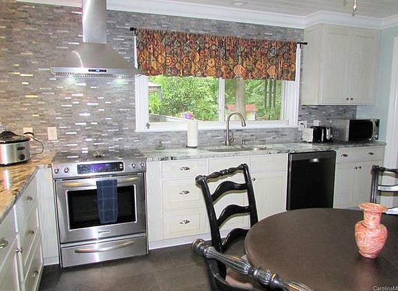 3rd image of 8613 Dogwood Dr