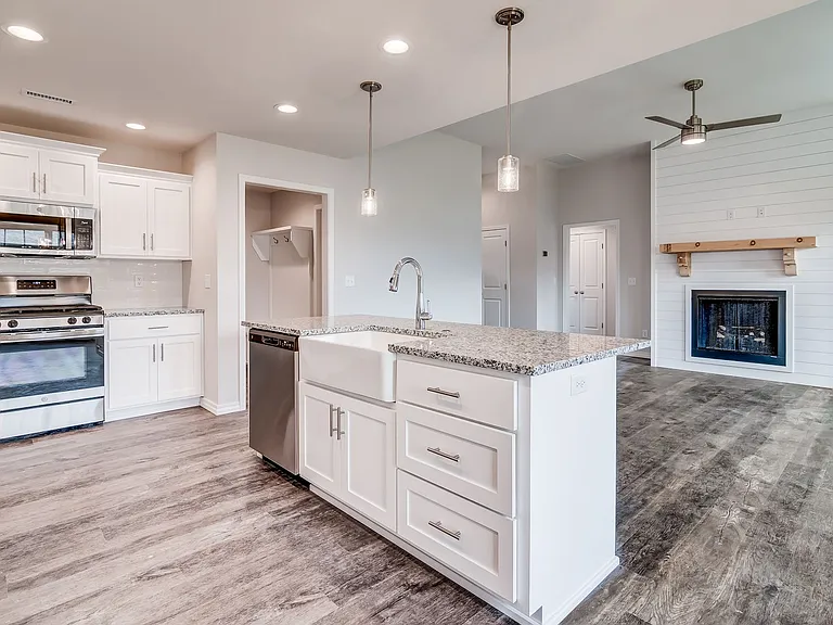 922 S Pindall Ln — Photo 40