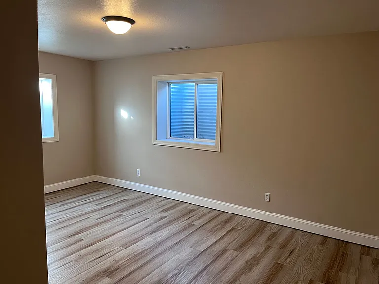 3285 Banff Ave — Photo 15