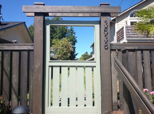 3538 SW 100th St, Seattle, WA 98146