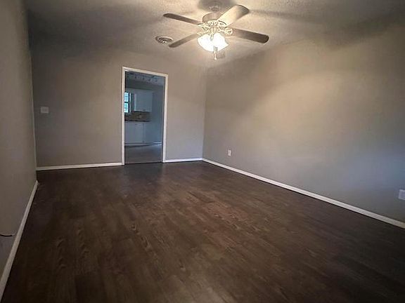 3rd image of 4728 SE 22nd St