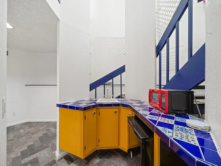 590 Cross River St #1 — Photo 8
