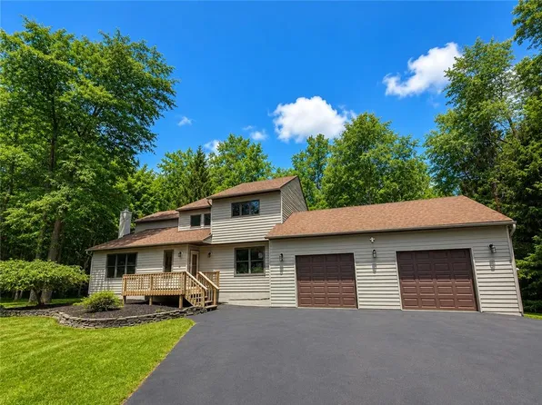 419 Main St, Cresco, PA 18326