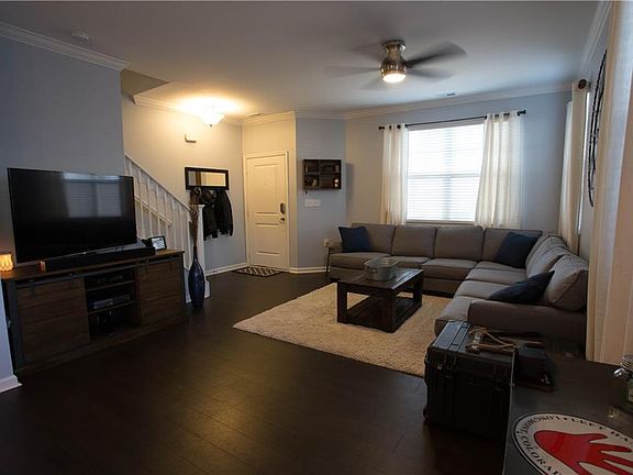 3rd image of 4164 Clarendon Way