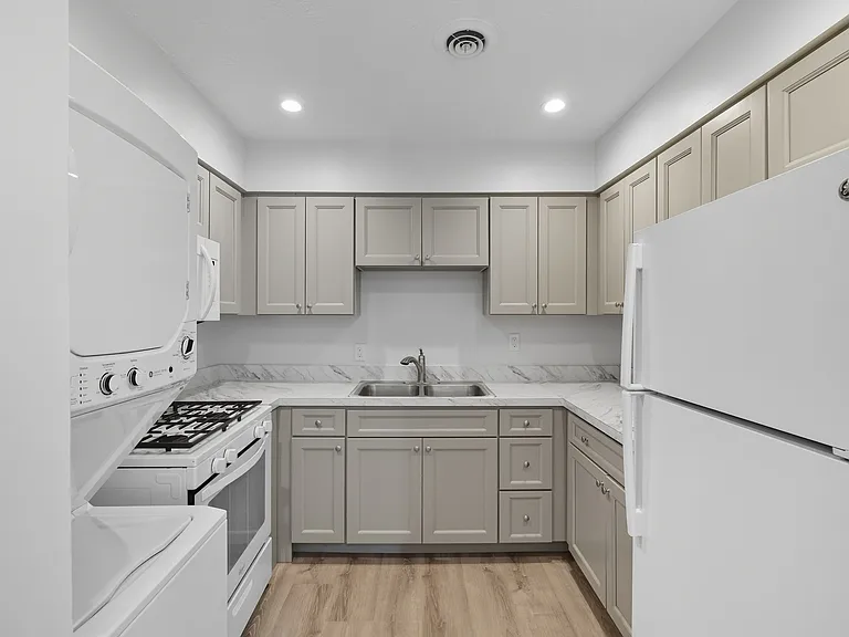 Covington Place — Photo 16