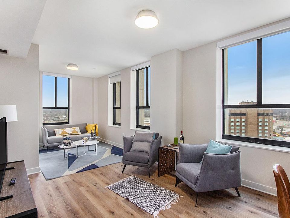 1st image of 25 W Michigan Ave #1801