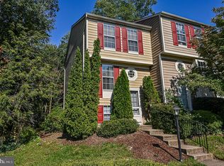 1573 Woodcrest Dr, Reston, VA 20194