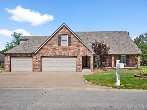 13718 S 262nd East Ave, Coweta, OK 74429