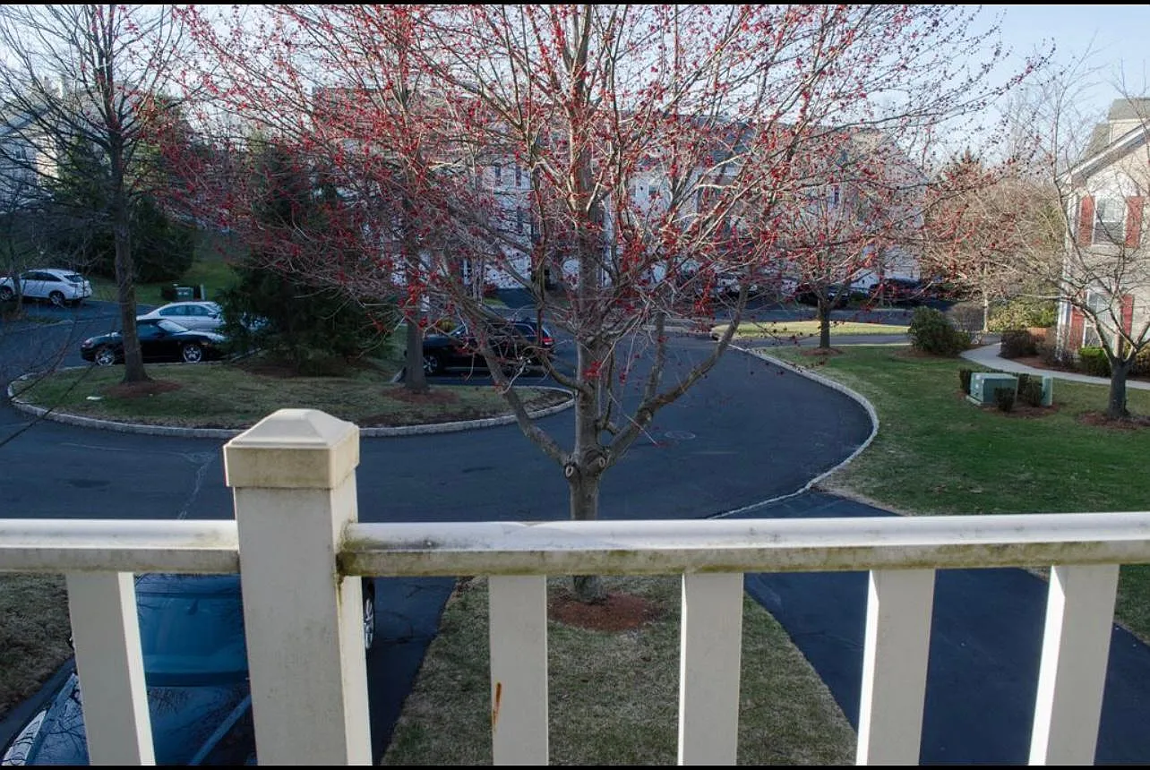 16 Prescott Ct — Photo 2