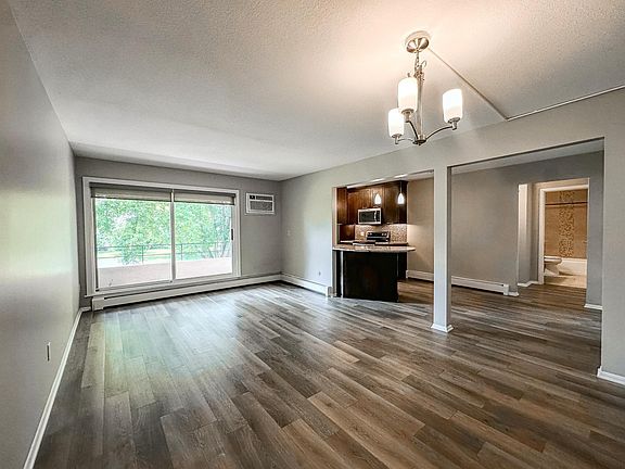 3rd image of 2011 Viking Dr NW APT 32