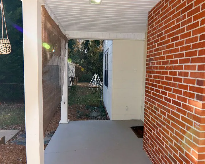 1058 Eastwood Dr — Photo 13