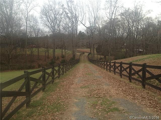1st image of 593 Hilltop Rd