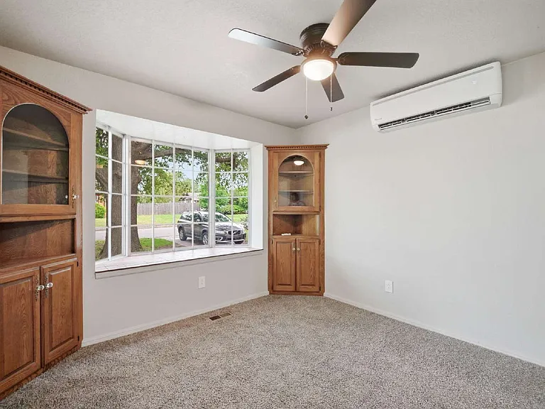 1109 S Ellison Ave — Photo 6