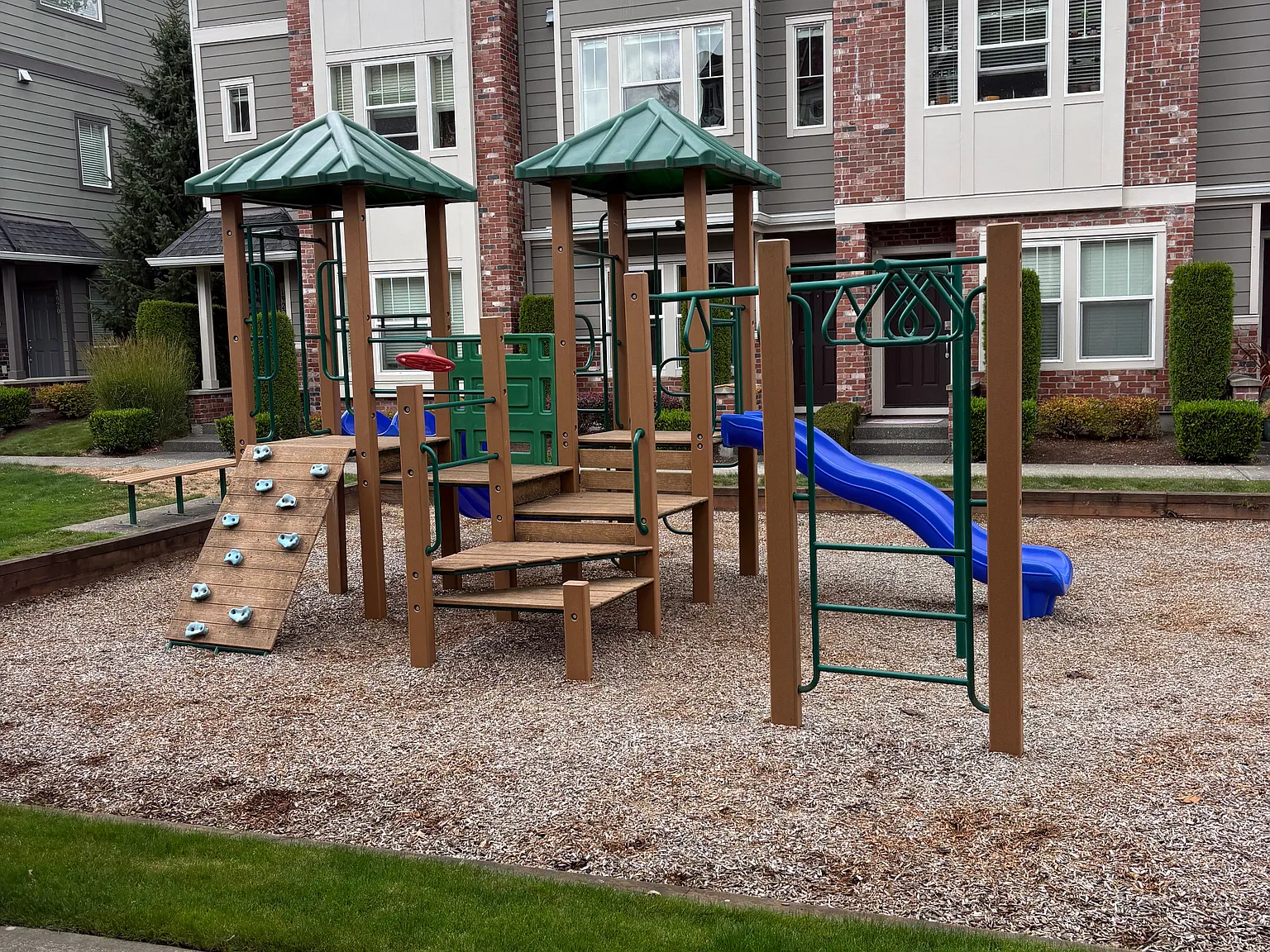 3 bed, 1314 sqft, $2,395 — Photo 3