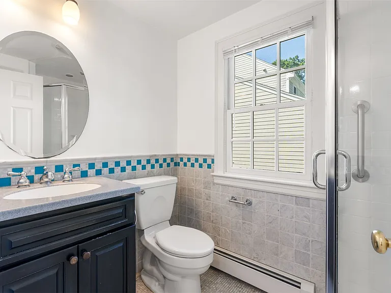 82 Allen Ave — Photo 13