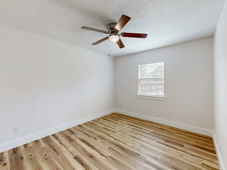 1012 San Saba Dr — Photo 13
