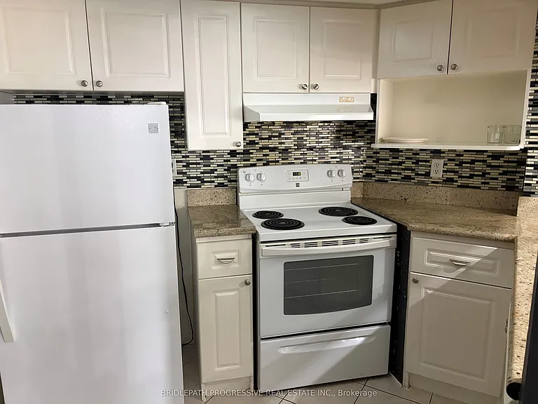 1001 Bay St E #2410 — Photo 3