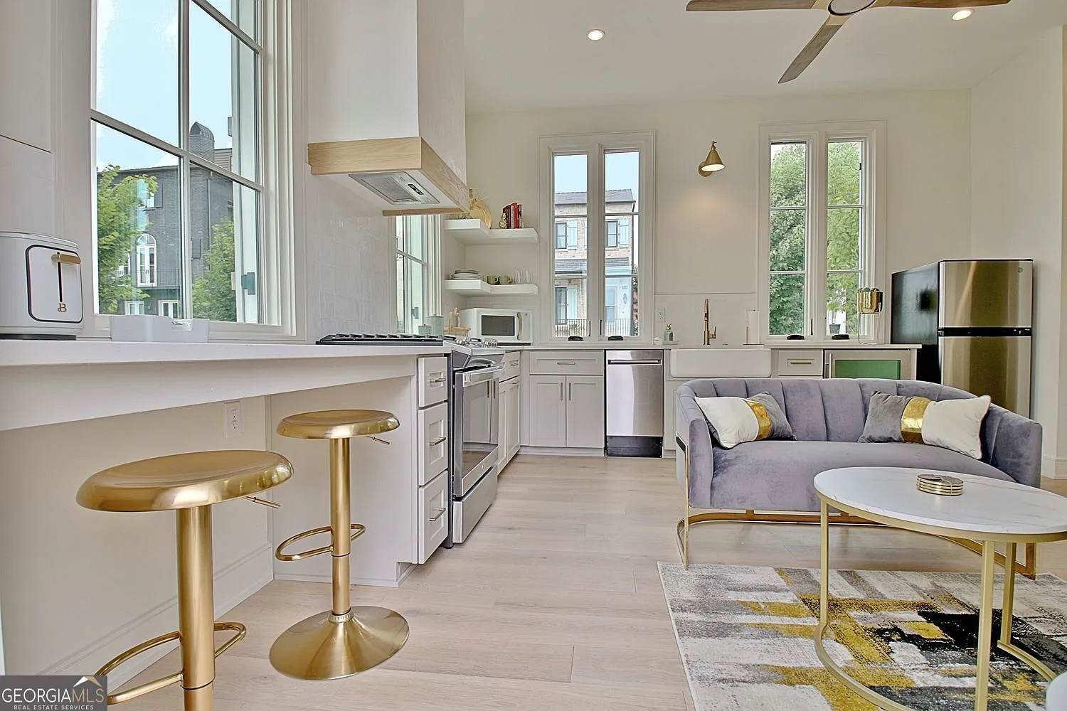 2 bed, 2.0 bath, 950 sqft, $4,000 — Photo 1
