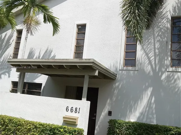 6681 SW 71st Ln #16, South Miami, FL 33143