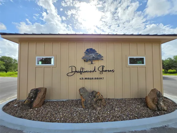 53 N Driftwood Shrs, Pt Lavaca, TX 77979