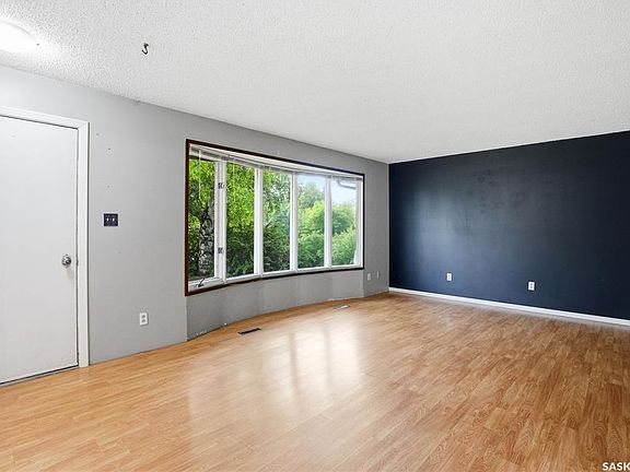 5th image of 309 Shepard STREET