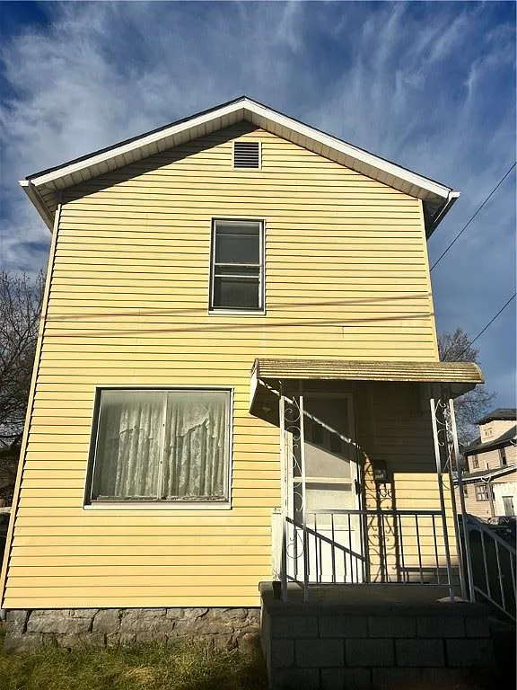 511 E Main St photo 1