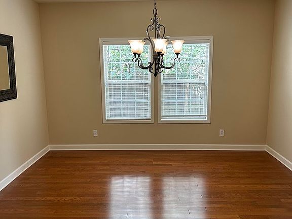 5th image of 2461 Bell Manor Dr SW