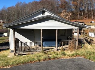 208 N Lindsey Ave, Midway, WV 25878