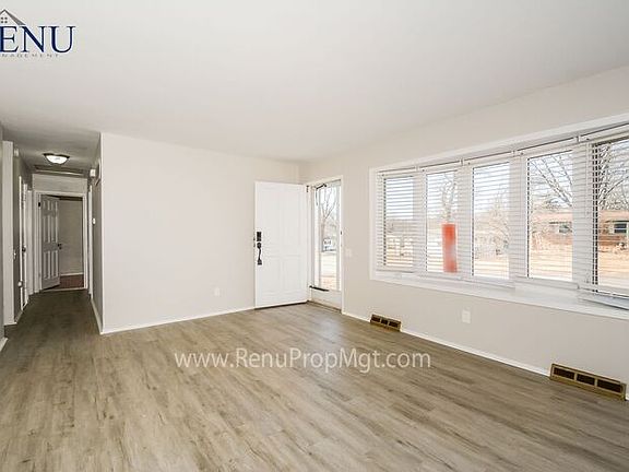4th image of 1220 Swan Dr