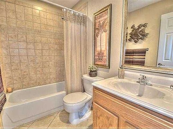5th image of 3532 Yosemite Dr NE