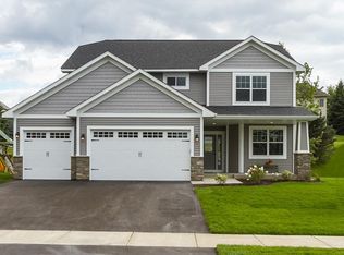 915 Ridgecrest Dr, Carver, MN 55315