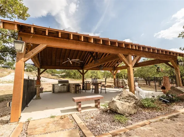161 Cherokee Trl, Nocona, TX 76255