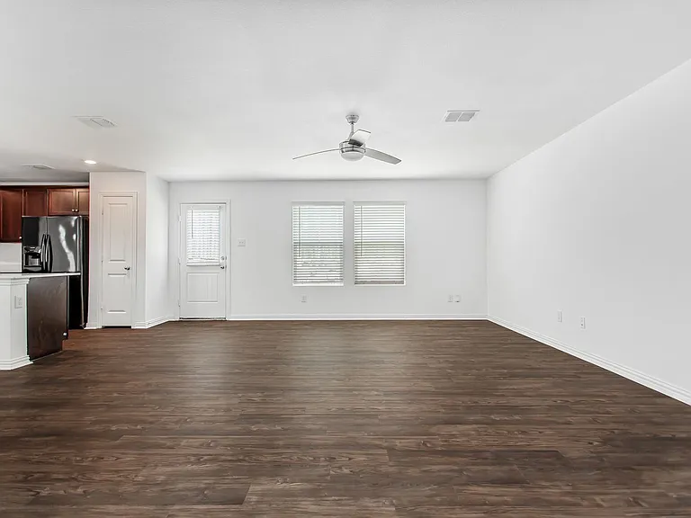 9213 Marilyn Pl — Photo 5