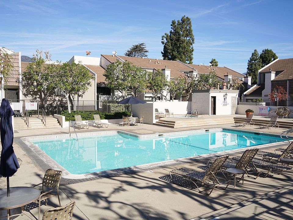 Imagine yourself sun-bathing by this beautiful pool in the summer, and watch the stars in the jacuzzi on winter nights.