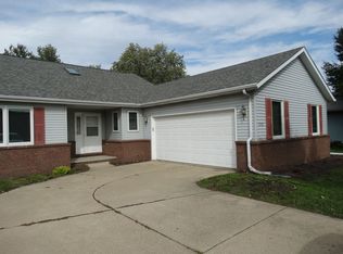 2709 S Chase Dr, Springfield, IL 62704